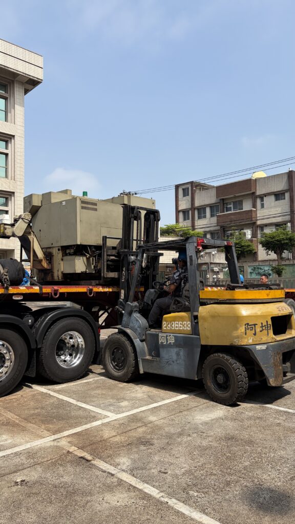 倉佑成功廠車床上車 作業照片 3